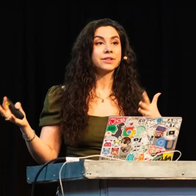 Una Kravets profile picture